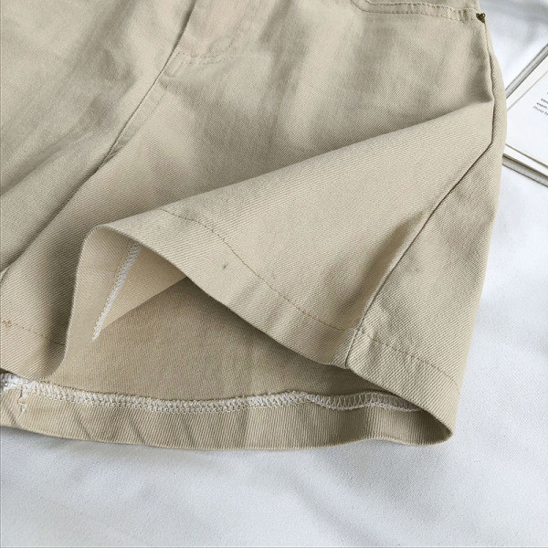 Pantaloni scurți casual cu curea și talie înaltă