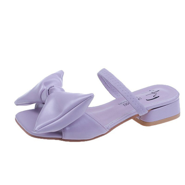 Sieviešu sandales ar eko ādas lenti un zemu papēdi