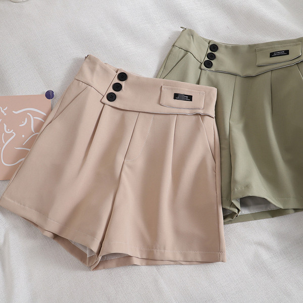 Retro stila sieviešu šorti ar pogām