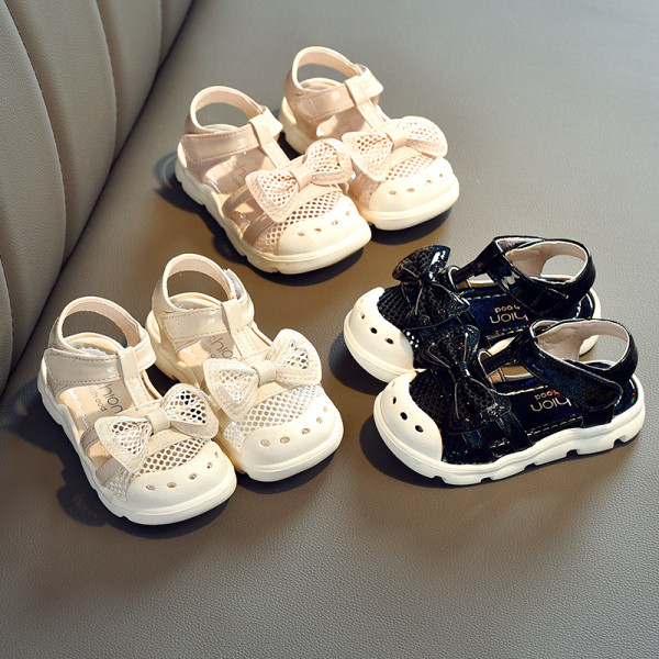 Mūsdienīgas bērnu sandales meitenēm ar sietu un lenti