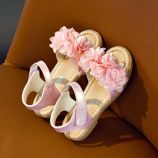 Mūsdienīgas bērnu sandales meitenēm ar plakanām zolēm