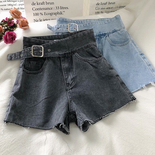 Blugi scurti de dama cu centura si buzunare