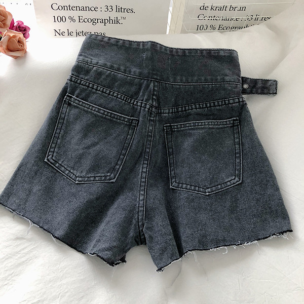 Blugi scurti de dama cu centura si buzunare