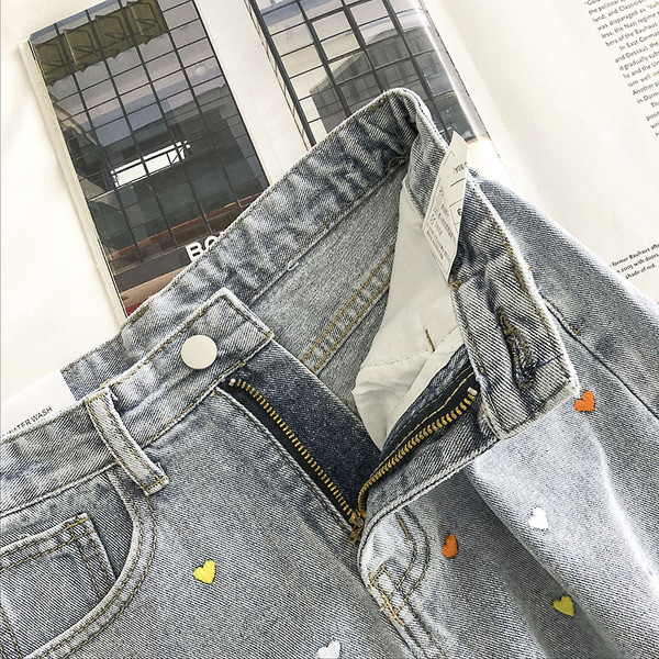 Blugi scurti casual cu broderie si talie inalta