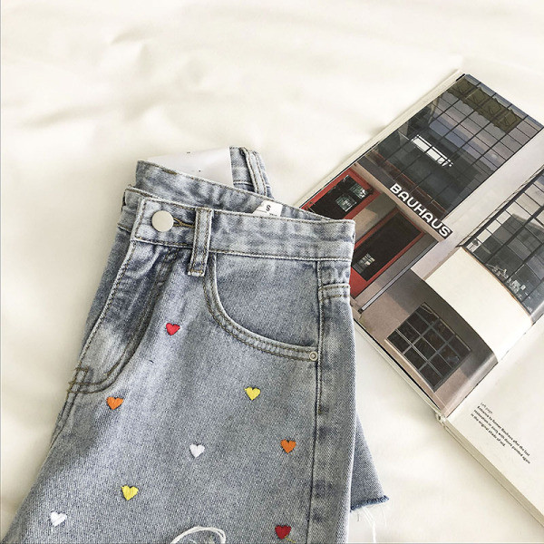 Blugi scurti casual cu broderie si talie inalta