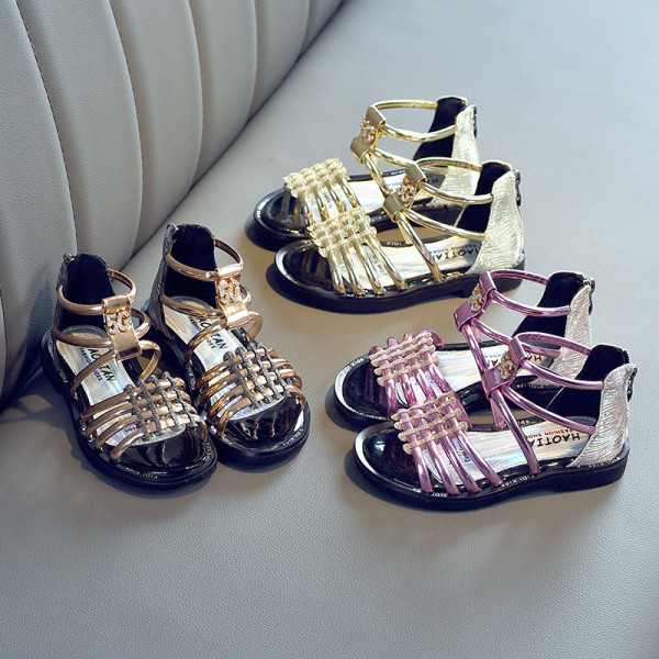 Sandale de copii actuale pentru fete cu efect strălucitor