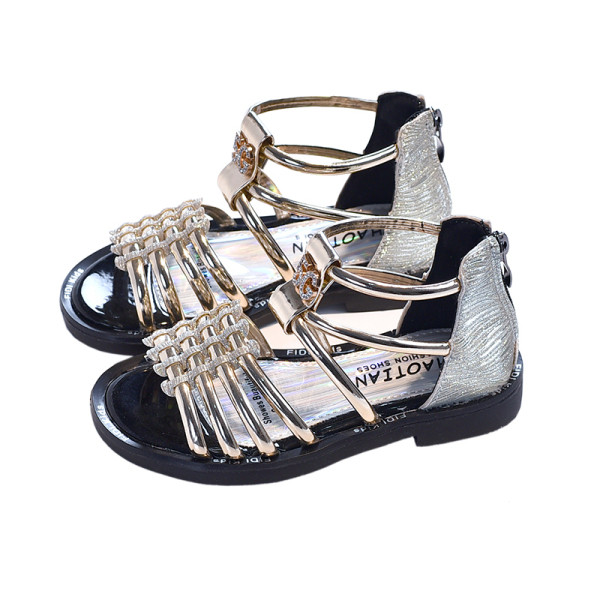 Sandale de copii actuale pentru fete cu efect strălucitor