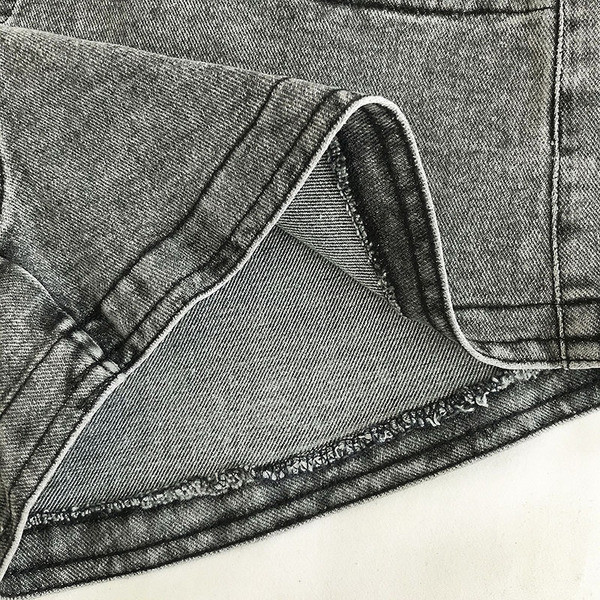 Pantaloni scurți moderni cu fermoar și talie înaltă