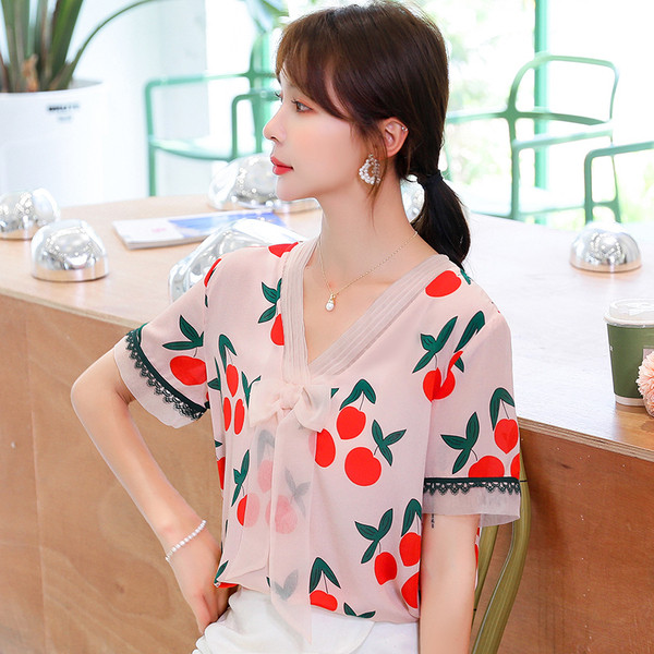 Cămașă de damă cu panglică și decolteu spitz