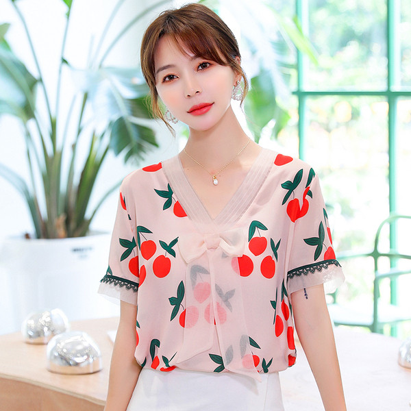 Cămașă de damă cu panglică și decolteu spitz