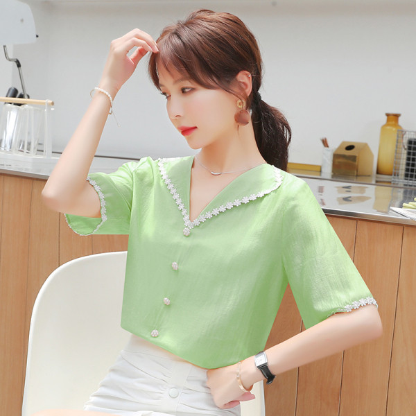 Cămașă de damă cu decolteu spitz și mâneci 3/4