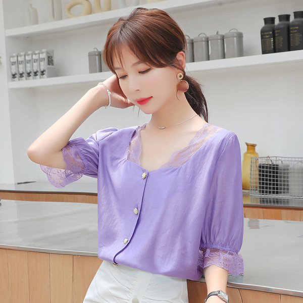 Cămașă modernă de damă cu elemente din dantelă și nasturi