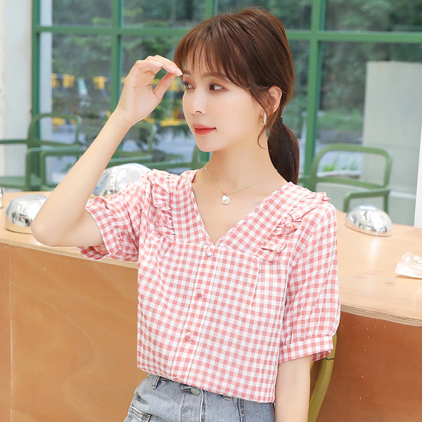 Rūtains sieviešu krekls ar špica kakla izgriezumu un 3/4 piedurknēm