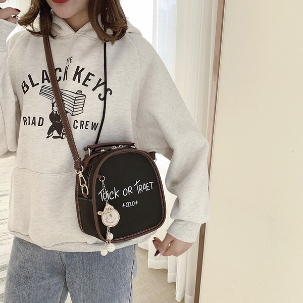 Sieviešu ikdienas mugursoma ar uzrakstiem