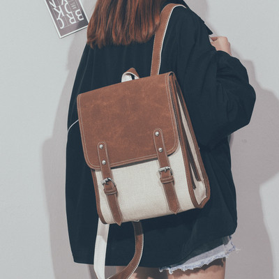 Rucsac de damă modern cu elemente metalice