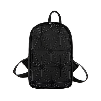 Modern női hátizsák geometrikus elemekkel