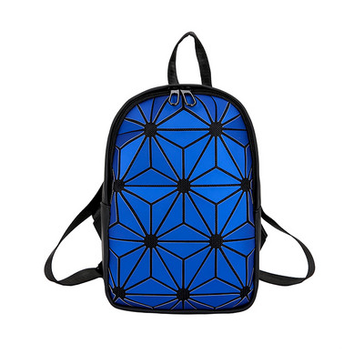 Modern női hátizsák geometrikus elemekkel