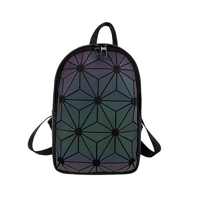 Modern női hátizsák geometrikus elemekkel