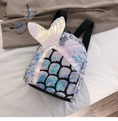 Mūsdienīga sieviešu mugursoma ar 3D elementu un fliteriem