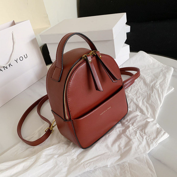 Mūsdienīga sieviešu mugursoma no tīras eko ādas