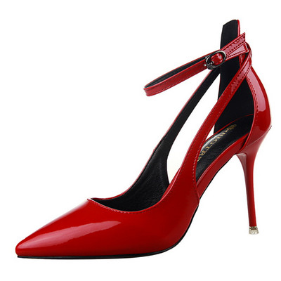 Pantofi de dama semideschisi din piele lacuita model ascutit