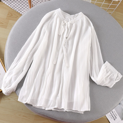 Plisēts sieviešu krekls ar garām piedurknēm un apkakli ar lāpstiņu