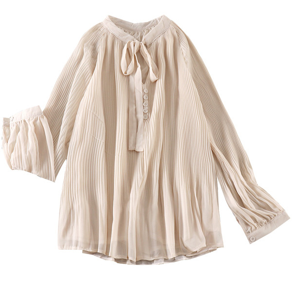 Plisēts sieviešu krekls ar garām piedurknēm un apkakli ar lāpstiņu