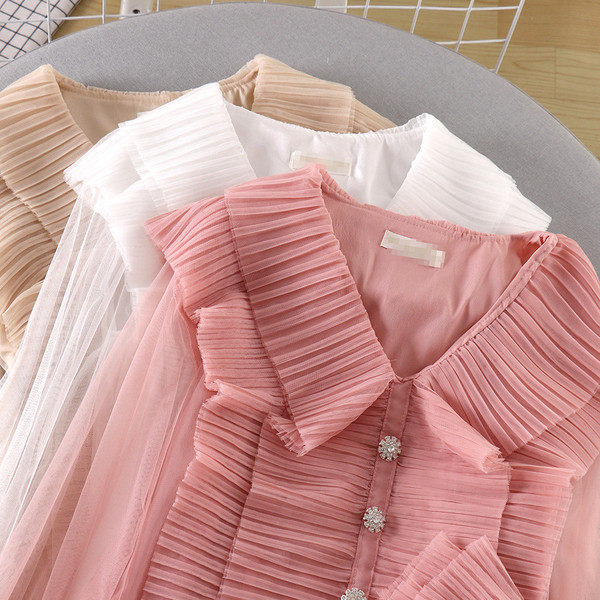 Cămașă elegantă de damă, cu decolteu în V și mâneci transparente