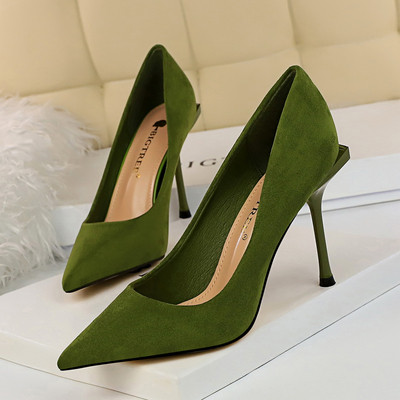 Mūsdienīgi sieviešu apavi no eko zamšādas ar plānu 10 cm papēdi - smails modelis