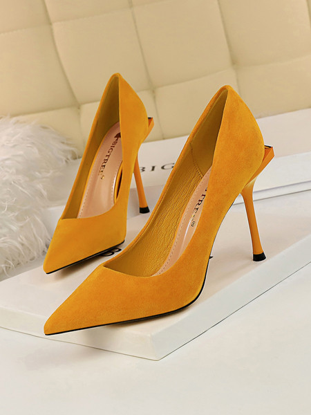 Mūsdienīgi sieviešu apavi no eko zamšādas ar plānu 10 cm papēdi - smails modelis