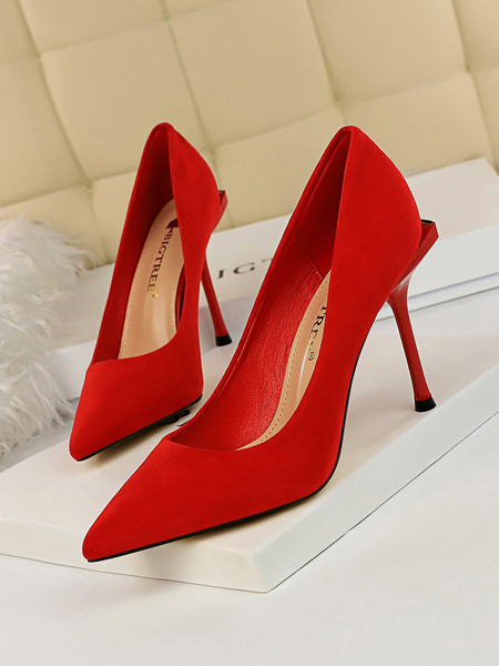 Mūsdienīgi sieviešu apavi no eko zamšādas ar plānu 10 cm papēdi - smails modelis