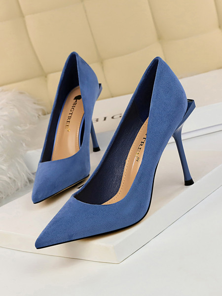 Mūsdienīgi sieviešu apavi no eko zamšādas ar plānu 10 cm papēdi - smails modelis