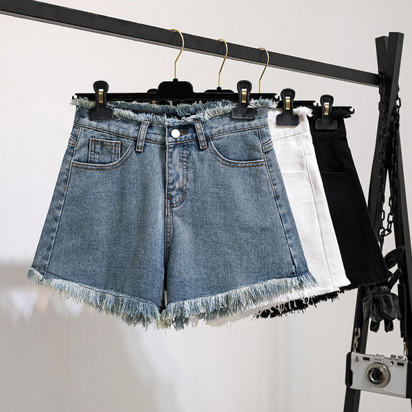 Jauns īsu džinsu modelis ar augstu vidukli