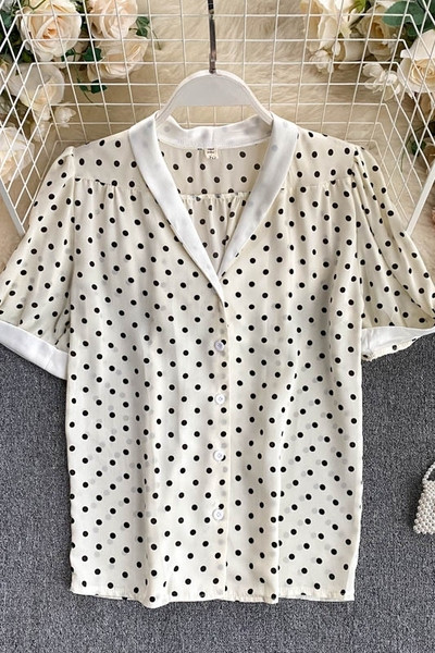 Vasaras sieviešu punktveida krekls ar īsām piedurknēm