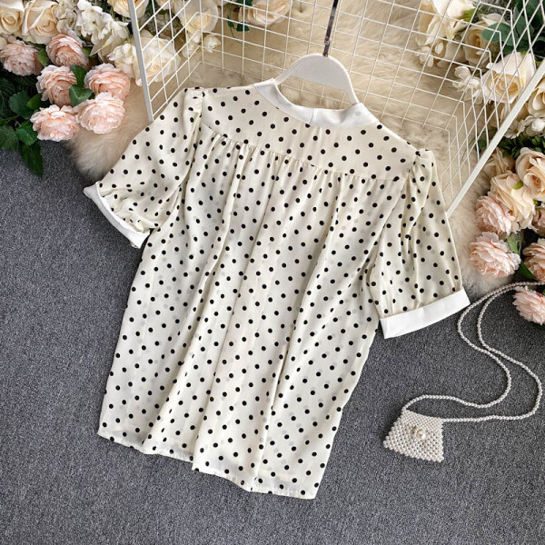 Vasaras sieviešu punktveida krekls ar īsām piedurknēm