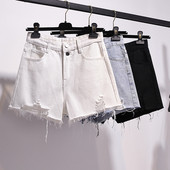 Īsi sieviešu džinsi ar kabatām un saplēstiem motīviem