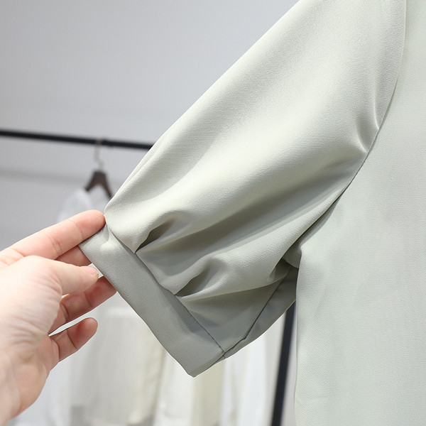 Cămașă elegantă de damă cu mâneci scurte și guler cu panglică