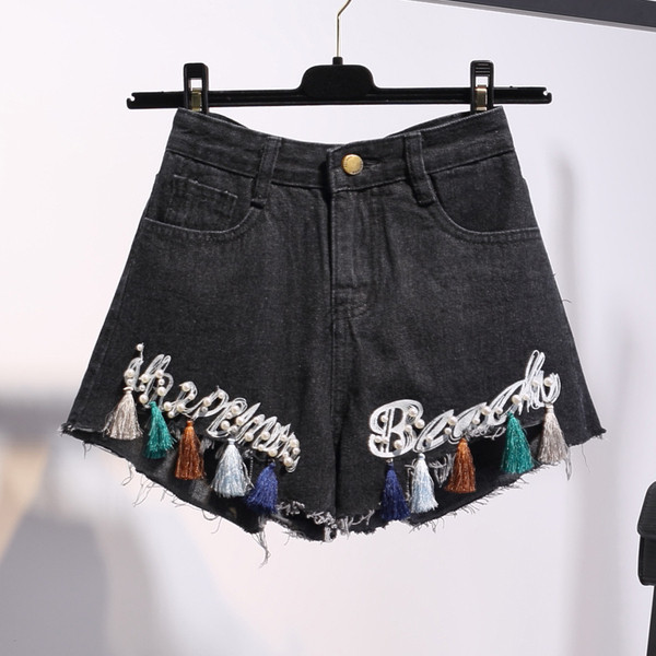 Модерни къси дънки с бродерия и пискюли