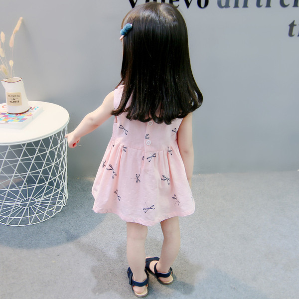 Vabaaja ovaalse kaelusega lastekleit