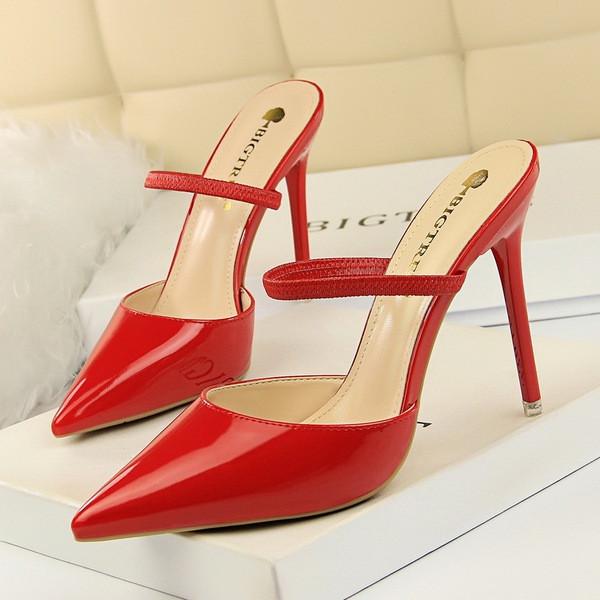 Sieviešu modernas lakādas čības ar augstu papēdi 10,5 cm