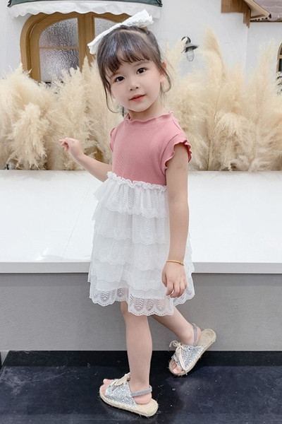 Moderna bērnu kleita ar īsām piedurknēm un mežģīnēm