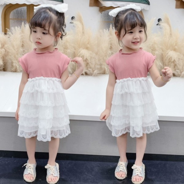 Moderna bērnu kleita ar īsām piedurknēm un mežģīnēm