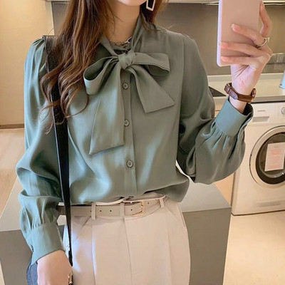 Aktuāls sieviešu krekls ar garām piedurknēm un apkakli ar lentīti