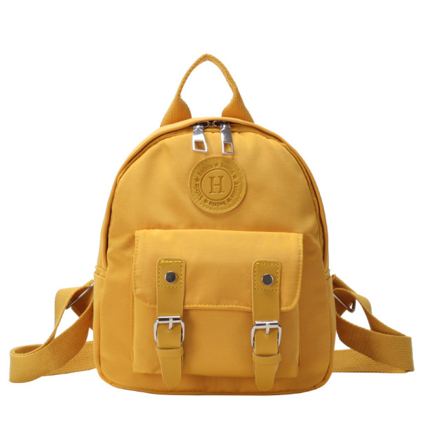 Mindennapi női mini hátizsák fém elemekkel