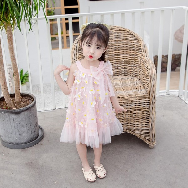 Bērnu kleita ar tillu un 3D tauriņiem