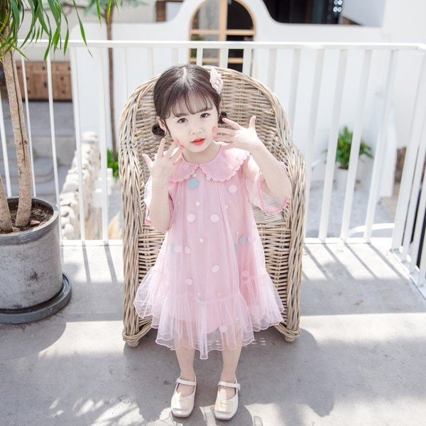 Bērnu punktveida kleita ar tillu un apkakli