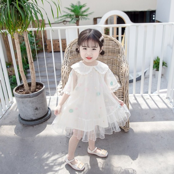 Bērnu punktveida kleita ar tillu un apkakli