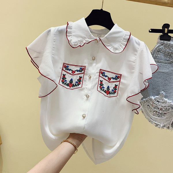 Cămașă albă de damă cu mâneci scurte și broderie colorată