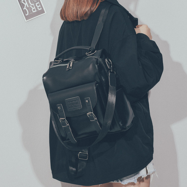 Sieviešu ikdienas mugursoma ar eko ādas priekšējo kabatu