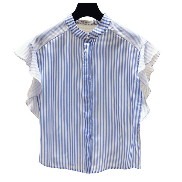 Svītrains sieviešu vasaras krekls ar ovālu kakla izgriezumu un lokām